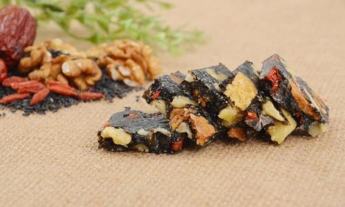 脸上头发爱出油是什么原因怎么办-脸上头发油是什么原因怎么办网- 头上脸上出油严重是什么原因知识,分享脸上头发油是什么原因怎么办女性